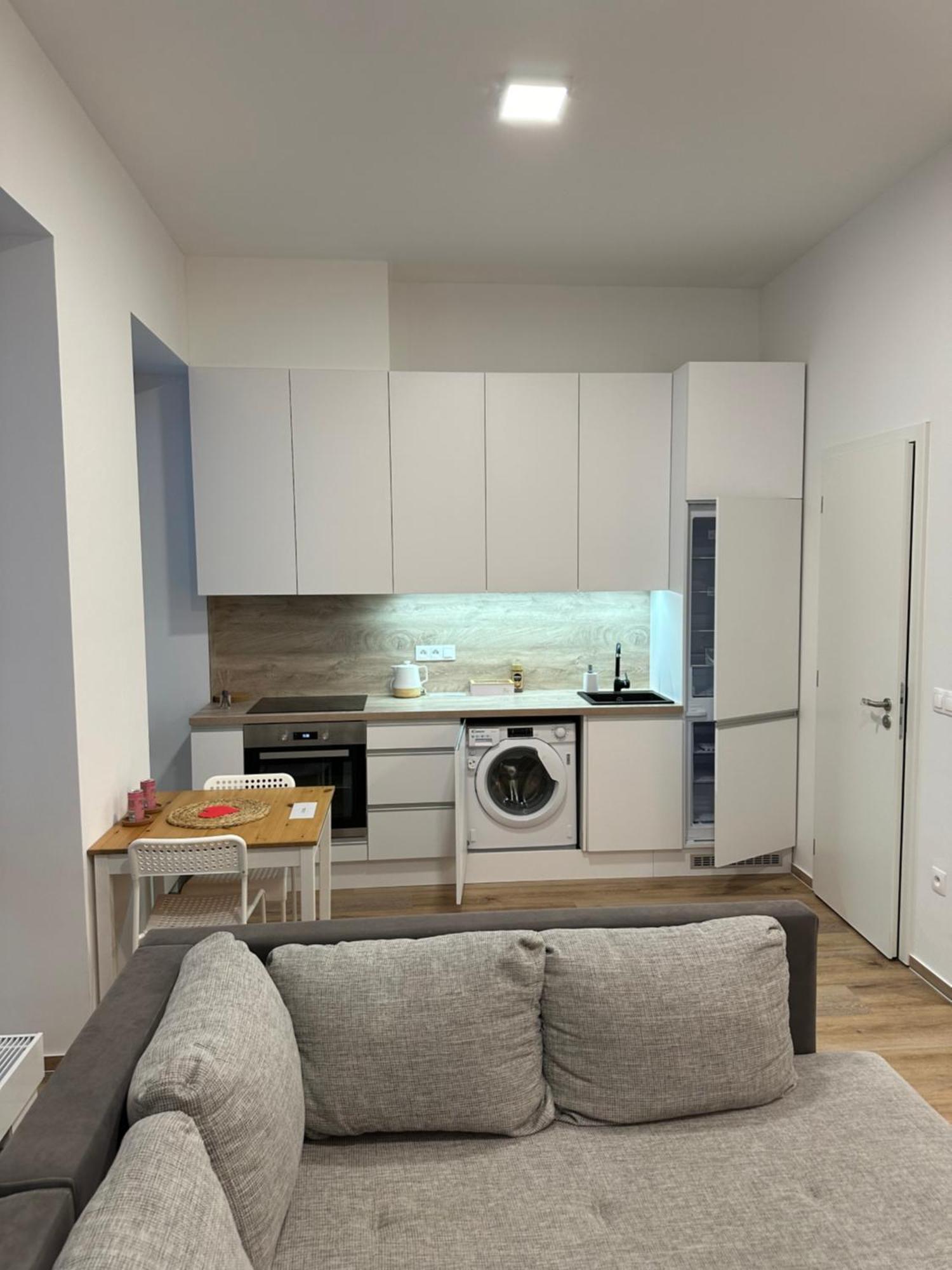 Park Tower Apartment V Centru Zlina Esterno foto